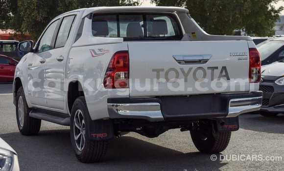Acheter Import Voiture Toyota Hilux Blanc à Import - Dubai, Bujumbura Acheter Import Voiture Toyota Hilux Blanc à Import - Dubai, Bujumbura