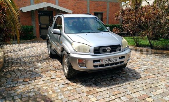 Acheter Occasion Voiture Toyota RAV4 Gris à Muyinga au Burundi Acheter Occasion Voiture Toyota RAV4 Gris à Muyinga au Burundi