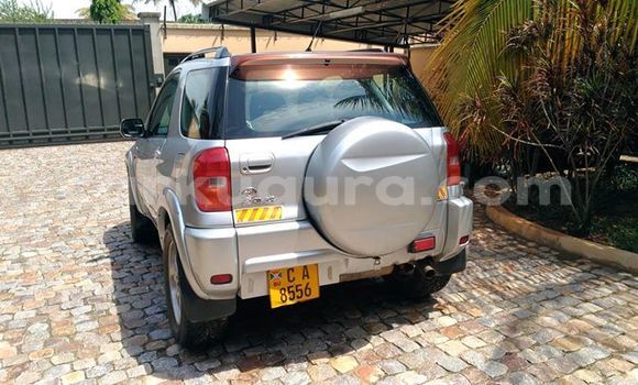 Nunua Ilio tumika Toyota RAV4 Fedha Gari ndani ya Muyinga nchini Burundi Nunua Ilio tumika Toyota RAV4 Fedha Gari ndani ya Muyinga nchini Burundi