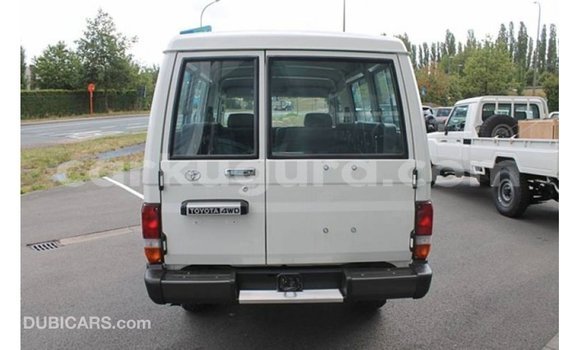 Buy Import Toyota Land Cruiser White Car in Import - Dubai in Bujumbura Buy Import Toyota Land Cruiser White Car in Import - Dubai in Bujumbura
