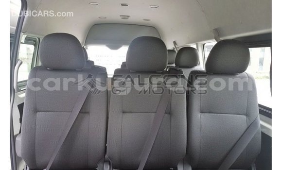 Nunua Imported Toyota Hiace Nyeupe Gari ndani ya Import - Dubai nchini Bujumbura Nunua Imported Toyota Hiace Nyeupe Gari ndani ya Import - Dubai nchini Bujumbura
