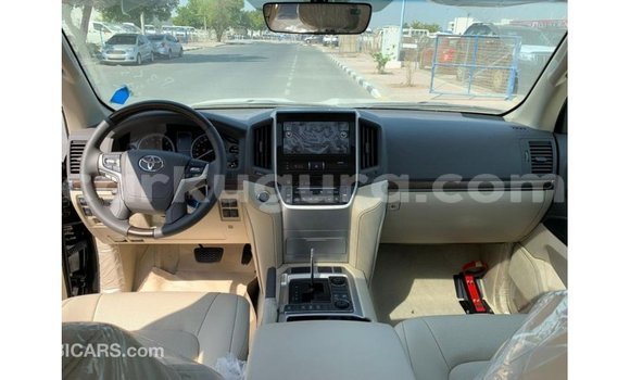 Nunua Imported Toyota Land Cruiser Nyeusi Gari ndani ya Import - Dubai nchini Bujumbura Nunua Imported Toyota Land Cruiser Nyeusi Gari ndani ya Import - Dubai nchini Bujumbura