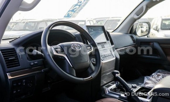 Nunua Imported Toyota Land Cruiser Nyeupe Gari ndani ya Import - Dubai nchini Bujumbura Nunua Imported Toyota Land Cruiser Nyeupe Gari ndani ya Import - Dubai nchini Bujumbura