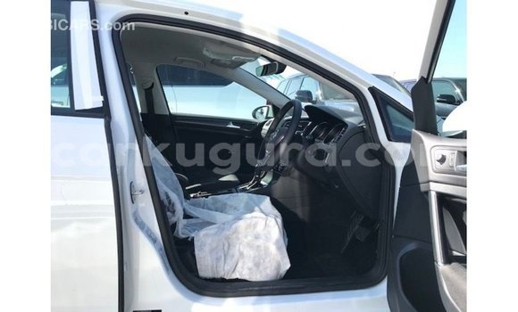 Nunua Imported Volkswagen Golf Nyeupe Gari ndani ya Import - Dubai nchini Bujumbura Nunua Imported Volkswagen Golf Nyeupe Gari ndani ya Import - Dubai nchini Bujumbura