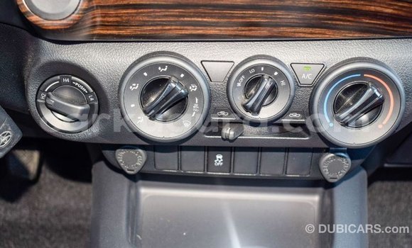 Acheter Import Voiture Toyota Hilux Blanc à Import - Dubai, Bujumbura Acheter Import Voiture Toyota Hilux Blanc à Import - Dubai, Bujumbura