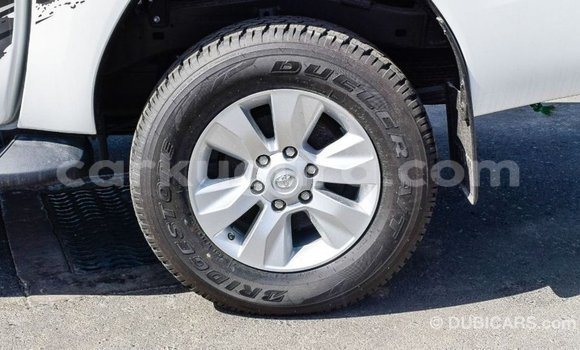 Acheter Import Voiture Toyota Hilux Blanc à Import - Dubai, Bujumbura Acheter Import Voiture Toyota Hilux Blanc à Import - Dubai, Bujumbura
