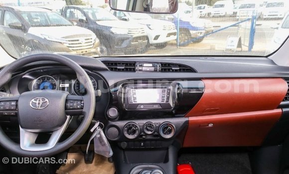 Nunua Imported Toyota Hilux Nyeupe Gari ndani ya Import - Dubai nchini Bujumbura Nunua Imported Toyota Hilux Nyeupe Gari ndani ya Import - Dubai nchini Bujumbura