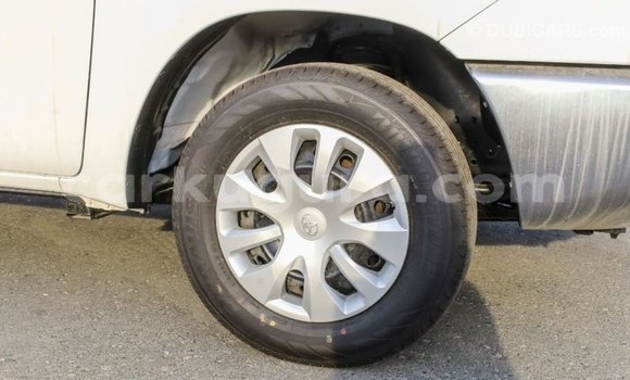 Nunua Imported Toyota Hilux Nyeupe Gari ndani ya Import - Dubai nchini Bujumbura Nunua Imported Toyota Hilux Nyeupe Gari ndani ya Import - Dubai nchini Bujumbura