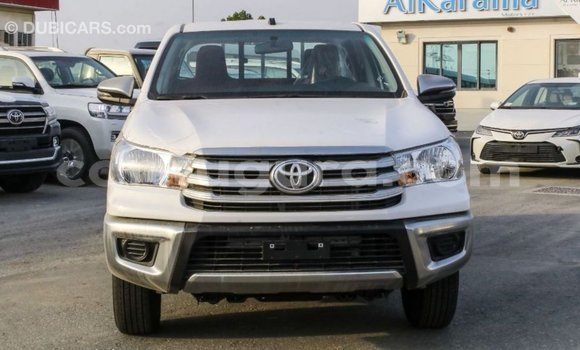 Nunua Imported Toyota Hilux Nyeupe Gari ndani ya Import - Dubai nchini Bujumbura Nunua Imported Toyota Hilux Nyeupe Gari ndani ya Import - Dubai nchini Bujumbura
