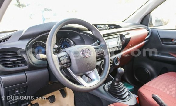 Nunua Imported Toyota Hilux Nyeupe Gari ndani ya Import - Dubai nchini Bujumbura Nunua Imported Toyota Hilux Nyeupe Gari ndani ya Import - Dubai nchini Bujumbura