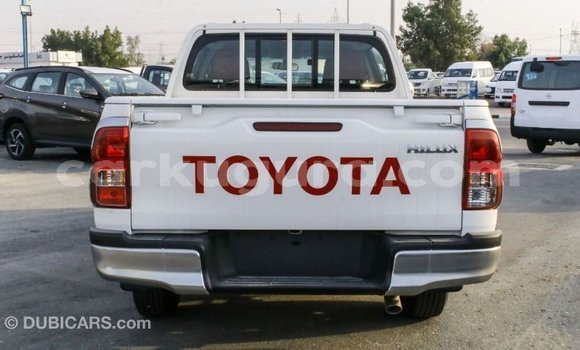 Nunua Imported Toyota Hilux Nyeupe Gari ndani ya Import - Dubai nchini Bujumbura Nunua Imported Toyota Hilux Nyeupe Gari ndani ya Import - Dubai nchini Bujumbura