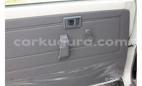 Buy Import Toyota Land Cruiser White Car in Import - Dubai in Bujumbura Buy Import Toyota Land Cruiser White Car in Import - Dubai in Bujumbura
