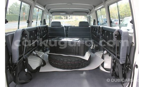 Buy Import Toyota Land Cruiser White Car in Import - Dubai in Bujumbura Buy Import Toyota Land Cruiser White Car in Import - Dubai in Bujumbura