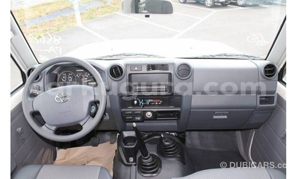 Buy Import Toyota Land Cruiser White Car in Import - Dubai in Bujumbura Buy Import Toyota Land Cruiser White Car in Import - Dubai in Bujumbura