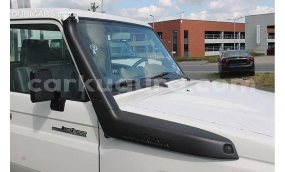 Buy Import Toyota Land Cruiser White Car in Import - Dubai in Bujumbura Buy Import Toyota Land Cruiser White Car in Import - Dubai in Bujumbura