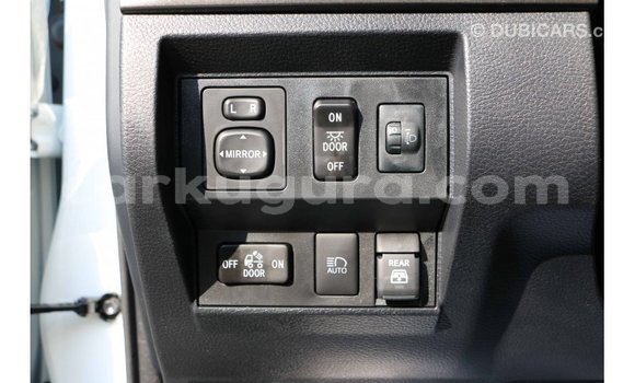 Acheter Import Voiture Toyota Tundra Blanc à Import - Dubai, Bujumbura Acheter Import Voiture Toyota Tundra Blanc à Import - Dubai, Bujumbura