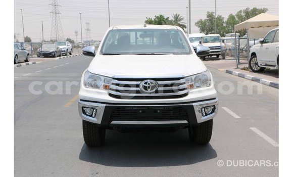 Acheter Import Voiture Toyota Hilux Blanc à Import - Dubai, Bujumbura Acheter Import Voiture Toyota Hilux Blanc à Import - Dubai, Bujumbura