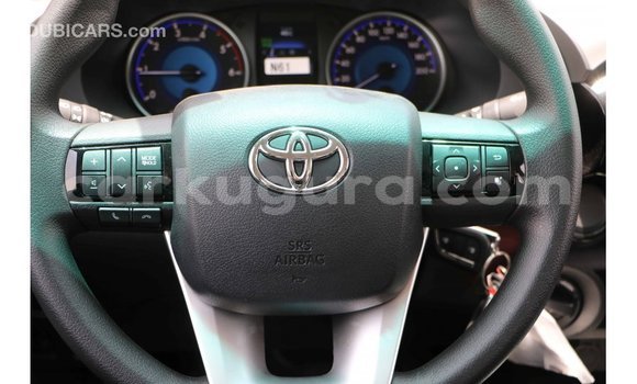 Nunua Imported Toyota Hilux Nyeupe Gari ndani ya Import - Dubai nchini Bujumbura Nunua Imported Toyota Hilux Nyeupe Gari ndani ya Import - Dubai nchini Bujumbura