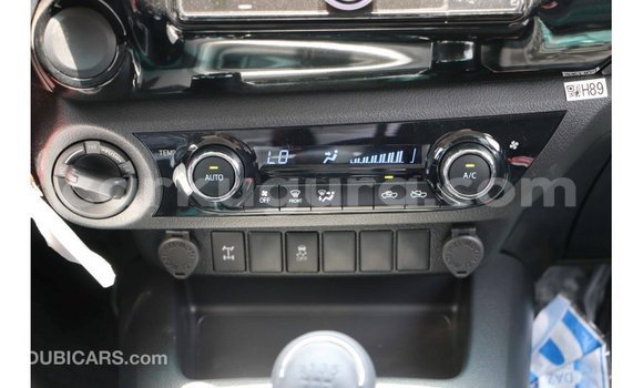 Nunua Imported Toyota Hilux Nyeupe Gari ndani ya Import - Dubai nchini Bujumbura Nunua Imported Toyota Hilux Nyeupe Gari ndani ya Import - Dubai nchini Bujumbura