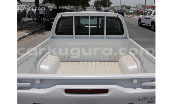 Acheter Import Voiture Toyota Hilux Blanc à Import - Dubai, Bujumbura Acheter Import Voiture Toyota Hilux Blanc à Import - Dubai, Bujumbura