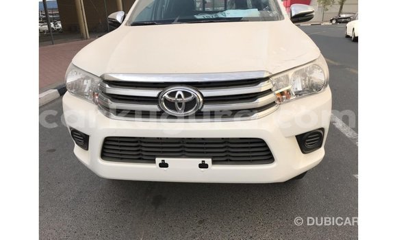 Acheter Import Voiture Toyota Hilux Blanc à Import - Dubai, Bujumbura Acheter Import Voiture Toyota Hilux Blanc à Import - Dubai, Bujumbura
