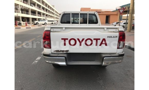 Acheter Import Voiture Toyota Hilux Blanc à Import - Dubai, Bujumbura Acheter Import Voiture Toyota Hilux Blanc à Import - Dubai, Bujumbura