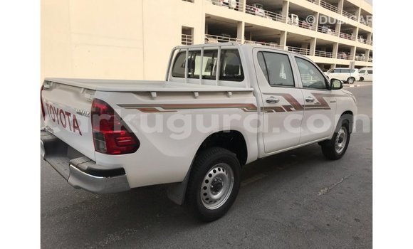 Acheter Import Voiture Toyota Hilux Blanc à Import - Dubai, Bujumbura Acheter Import Voiture Toyota Hilux Blanc à Import - Dubai, Bujumbura