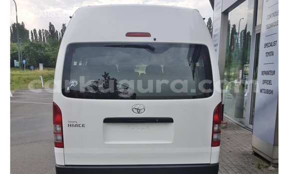 Acheter Import Voiture Toyota Hiace Blanc à Import - Dubai, Bujumbura Acheter Import Voiture Toyota Hiace Blanc à Import - Dubai, Bujumbura