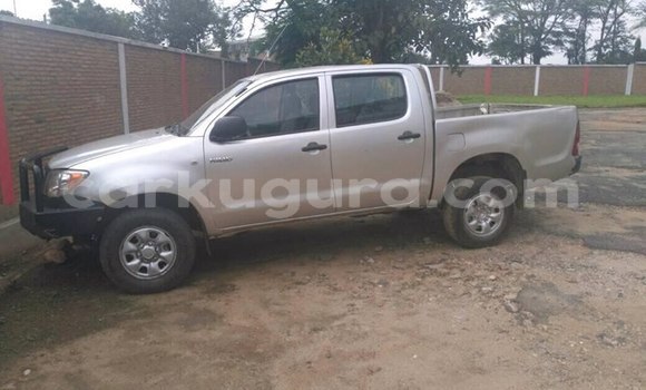 Acheter Occasion Utilitaire Toyota Hillux Blanc à Rohero au Bujumbura Acheter Occasion Utilitaire Toyota Hillux Blanc à Rohero au Bujumbura