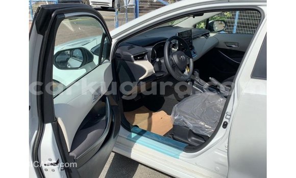 Nunua Imported Toyota Corolla Nyeupe Gari ndani ya Import - Dubai nchini Bujumbura Nunua Imported Toyota Corolla Nyeupe Gari ndani ya Import - Dubai nchini Bujumbura