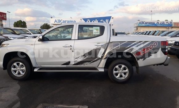Nunua Imported Mitsubishi L200 Nyeupe Gari ndani ya Import - Dubai nchini Bujumbura Nunua Imported Mitsubishi L200 Nyeupe Gari ndani ya Import - Dubai nchini Bujumbura