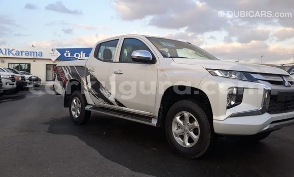 Nunua Imported Mitsubishi L200 Nyeupe Gari ndani ya Import - Dubai nchini Bujumbura Nunua Imported Mitsubishi L200 Nyeupe Gari ndani ya Import - Dubai nchini Bujumbura