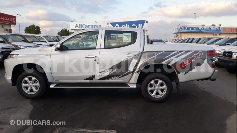 Big with watermark mitsubishi l200 bujumbura import dubai 3989