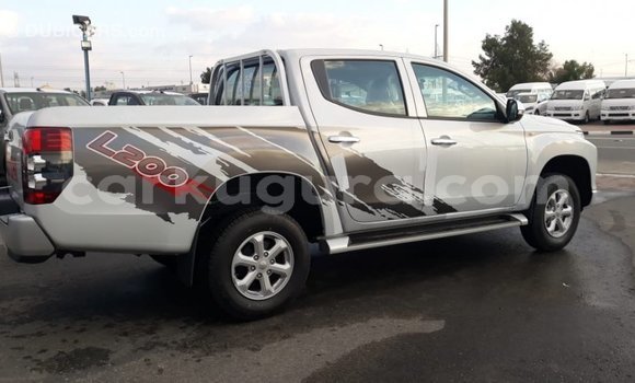 Nunua Imported Mitsubishi L200 Nyeupe Gari ndani ya Import - Dubai nchini Bujumbura Nunua Imported Mitsubishi L200 Nyeupe Gari ndani ya Import - Dubai nchini Bujumbura