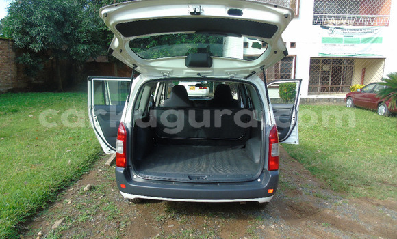 Acheter Occasion Voiture Toyota Probox Blanc à Bujumbura, Bujumbura Acheter Occasion Voiture Toyota Probox Blanc à Bujumbura, Bujumbura