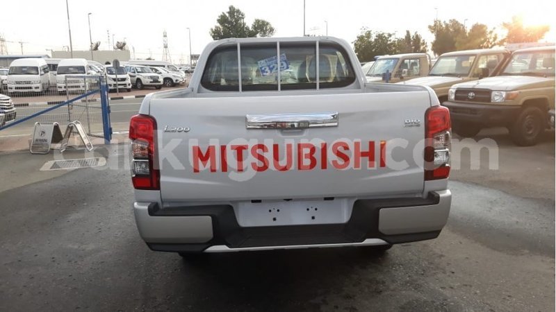 Big with watermark mitsubishi l200 bujumbura import dubai 3991