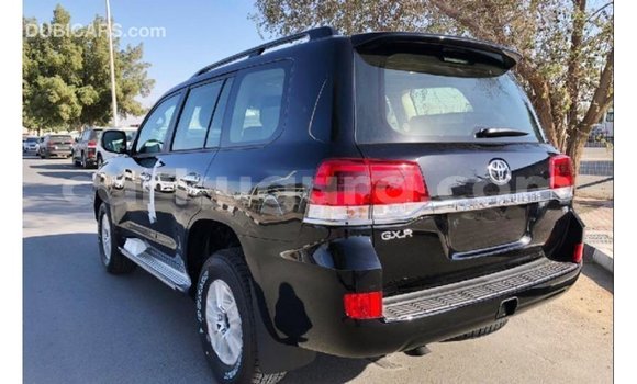 Nunua Imported Toyota Land Cruiser Nyeusi Gari ndani ya Import - Dubai nchini Bujumbura Nunua Imported Toyota Land Cruiser Nyeusi Gari ndani ya Import - Dubai nchini Bujumbura