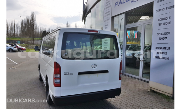 Nunua Imported Toyota Hiace Nyeupe Gari ndani ya Import - Dubai nchini Bujumbura Nunua Imported Toyota Hiace Nyeupe Gari ndani ya Import - Dubai nchini Bujumbura