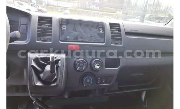 Nunua Imported Toyota Hiace Nyeupe Gari ndani ya Import - Dubai nchini Bujumbura Nunua Imported Toyota Hiace Nyeupe Gari ndani ya Import - Dubai nchini Bujumbura