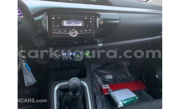 Nunua Imported Toyota Hilux Nyeusi Gari ndani ya Import - Dubai nchini Bujumbura Nunua Imported Toyota Hilux Nyeusi Gari ndani ya Import - Dubai nchini Bujumbura
