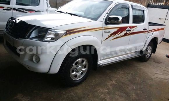 Acheter Occasion Voiture Toyota Hilux Blanc à Kamenge au Bujumbura Acheter Occasion Voiture Toyota Hilux Blanc à Kamenge au Bujumbura