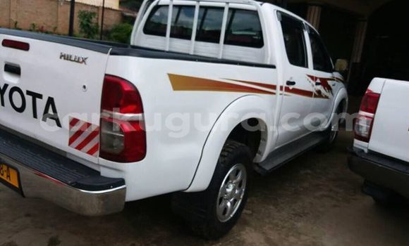 Buy Used Toyota Hilux White Car in Kamenge in Bujumbura Buy Used Toyota Hilux White Car in Kamenge in Bujumbura