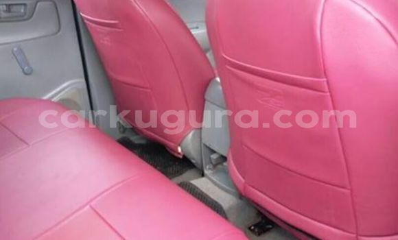 Nunua Ilio tumika Toyota Hilux Nyeupe Gari ndani ya Kamenge nchini Bujumbura Nunua Ilio tumika Toyota Hilux Nyeupe Gari ndani ya Kamenge nchini Bujumbura