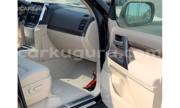 Nunua Imported Toyota Land Cruiser Nyeusi Gari ndani ya Import - Dubai nchini Bujumbura Nunua Imported Toyota Land Cruiser Nyeusi Gari ndani ya Import - Dubai nchini Bujumbura
