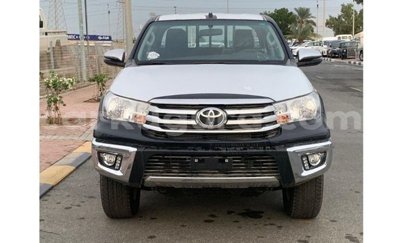 Acheter Import Voiture Toyota Hilux Noir à Import - Dubai, Bujumbura Acheter Import Voiture Toyota Hilux Noir à Import - Dubai, Bujumbura