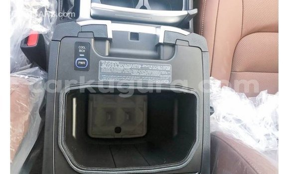 Nunua Imported Toyota Land Cruiser Nyeusi Gari ndani ya Import - Dubai nchini Bujumbura Nunua Imported Toyota Land Cruiser Nyeusi Gari ndani ya Import - Dubai nchini Bujumbura