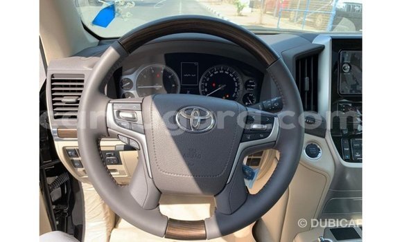 Nunua Imported Toyota Land Cruiser Nyeusi Gari ndani ya Import - Dubai nchini Bujumbura Nunua Imported Toyota Land Cruiser Nyeusi Gari ndani ya Import - Dubai nchini Bujumbura