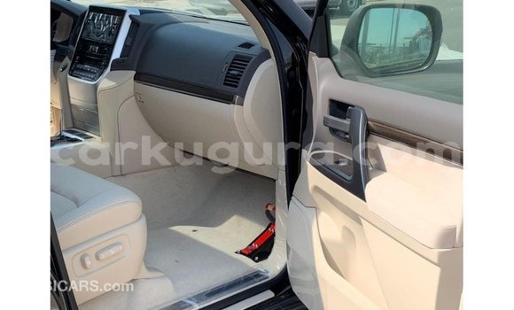 Nunua Imported Toyota Land Cruiser Nyeusi Gari ndani ya Import - Dubai nchini Bujumbura Nunua Imported Toyota Land Cruiser Nyeusi Gari ndani ya Import - Dubai nchini Bujumbura