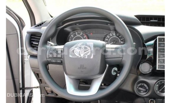 Nunua Imported Toyota Hilux Nyeupe Gari ndani ya Import - Dubai nchini Bujumbura Nunua Imported Toyota Hilux Nyeupe Gari ndani ya Import - Dubai nchini Bujumbura