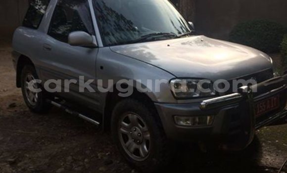 Acheter Occasion Voiture Toyota RAV4 Gris à Musaga au Bujumbura Acheter Occasion Voiture Toyota RAV4 Gris à Musaga au Bujumbura